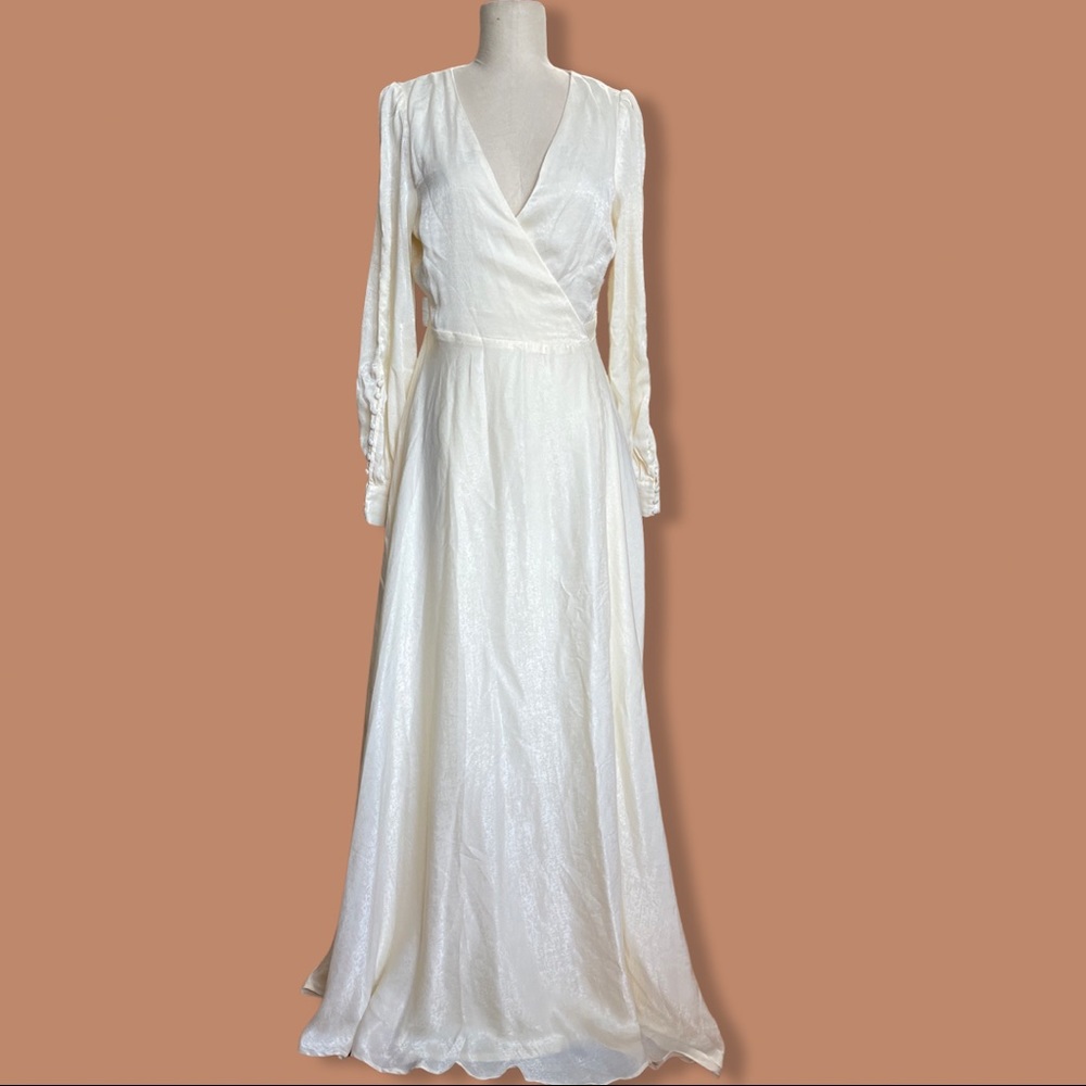 NWT Lulus Cream Ivory Long Sleeve Maxi  Dress Sz M (Gi6)